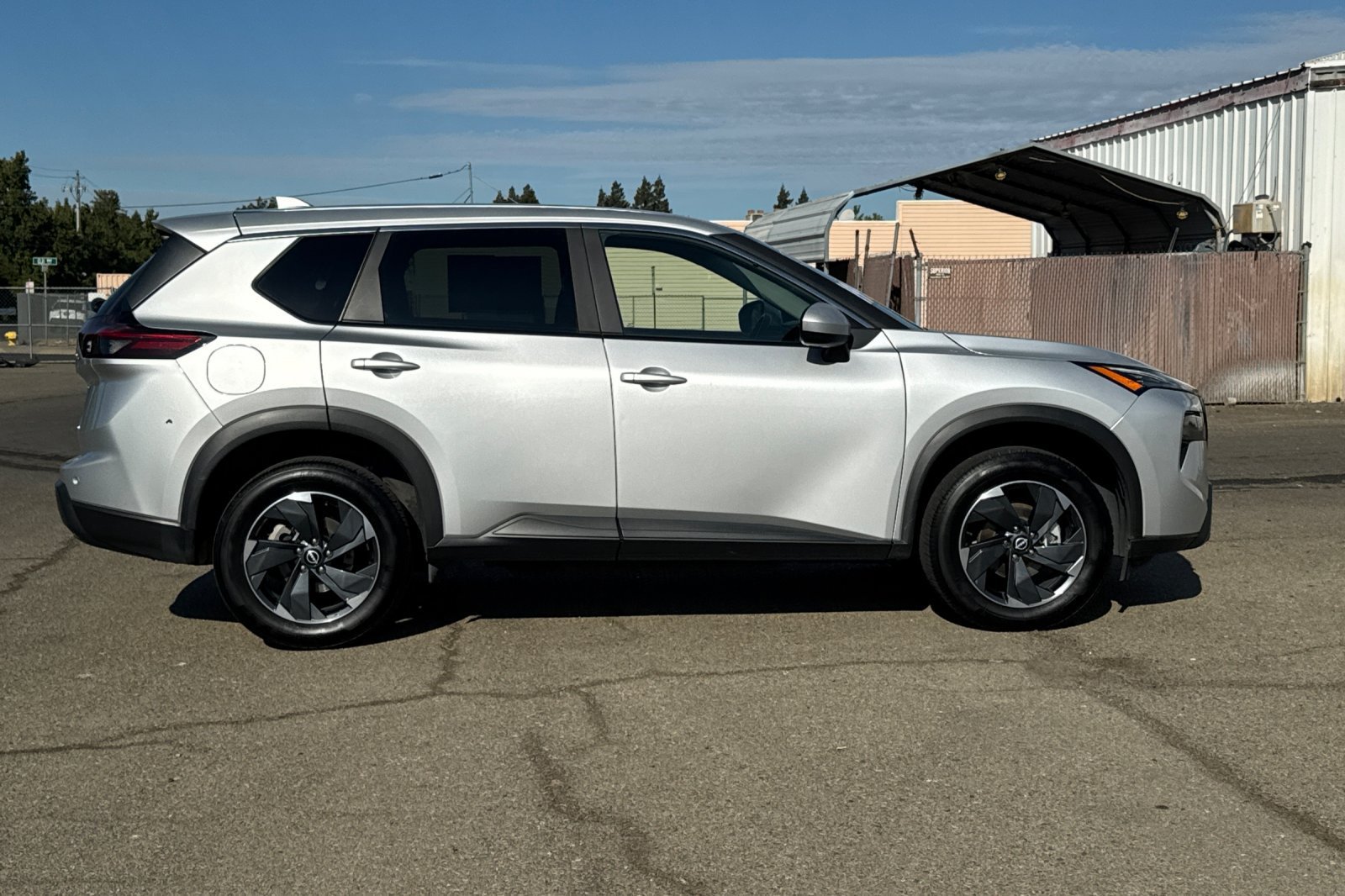 Certified 2025 Nissan Rogue SV AWD/4WD image 3