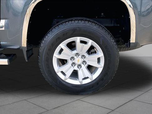 Used 2015 Chevrolet Colorado LT w/ LT Convenience Package RWD image 11