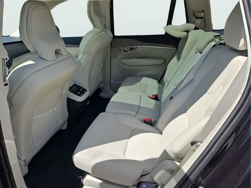 Used 2024 Volvo XC90 B5 Plus w/ Protection Package Premier AWD/4WD image 33