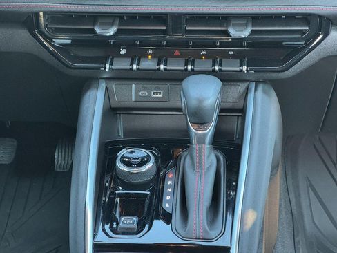 Used 2023 Chevrolet Colorado Z71 w/ Z71 Convenience Package 2 image 14