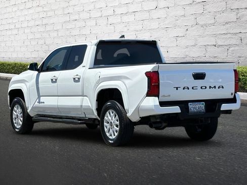 Used 2025 Toyota Tacoma SR5 AWD/4WD image 6
