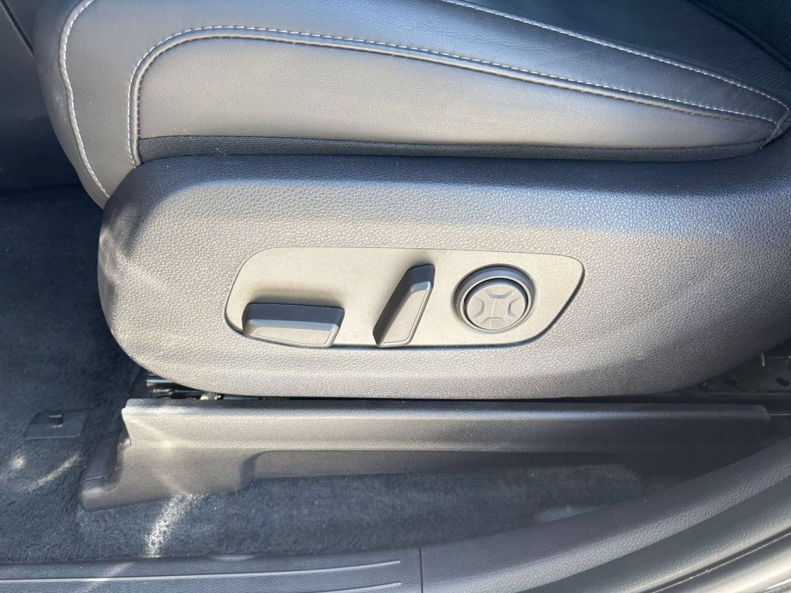 Used 2026 Kia Carnival FWD image 22