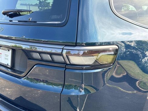 New 2026 Jeep Grand Wagoneer Limited AWD/4WD image 12