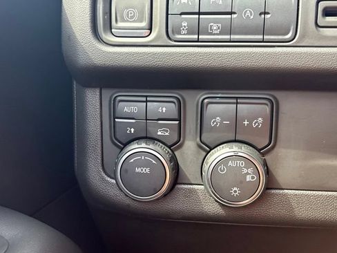 Used 2023 Chevrolet Tahoe LT w/ Luxury Package AWD/4WD image 22