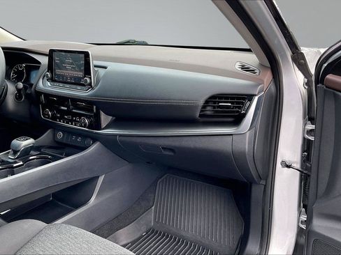 Certified 2021 Nissan Rogue SV FWD image 18