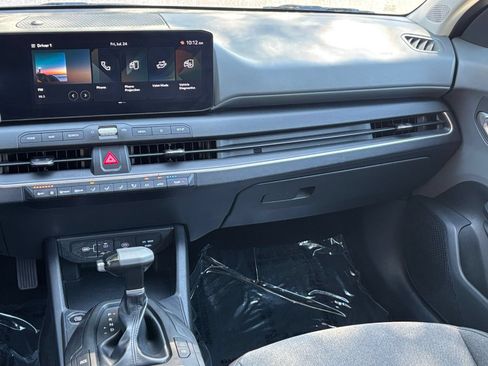 Used 2025 Kia K4 FWD image 34