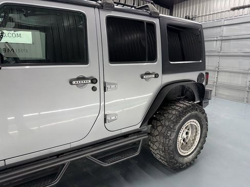 Used 2016 Jeep Wrangler Unlimited Rubicon w/ Connectivity Group image 6