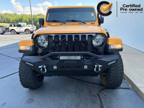 Certified 2021 Jeep Gladiator Sport AWD/4WD image 16