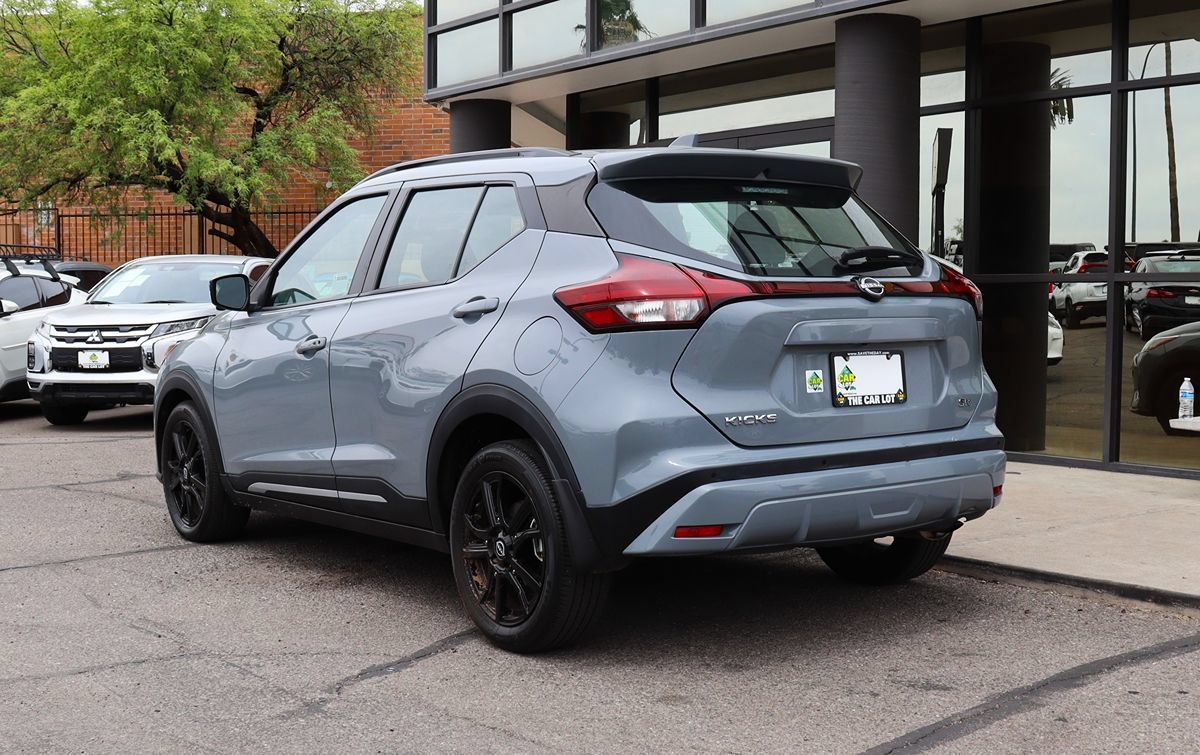 Used 2023 Nissan Kicks SR FWD image 9