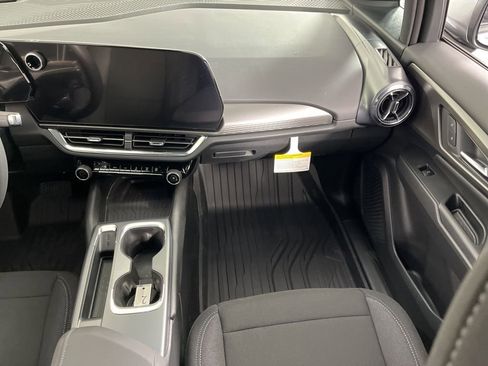 New 2026 Chevrolet Equinox EV LT image 18