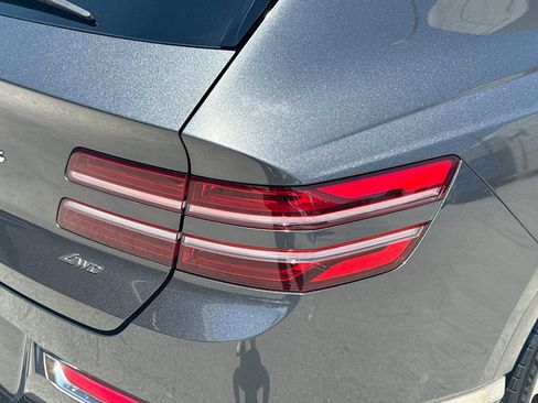 Used 2022 Genesis GV80 2.5T w/ Prestige Package 04 AWD/4WD image 25