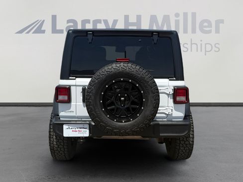 Used 2024 Jeep Wrangler Unlimited Sport AWD/4WD image 4