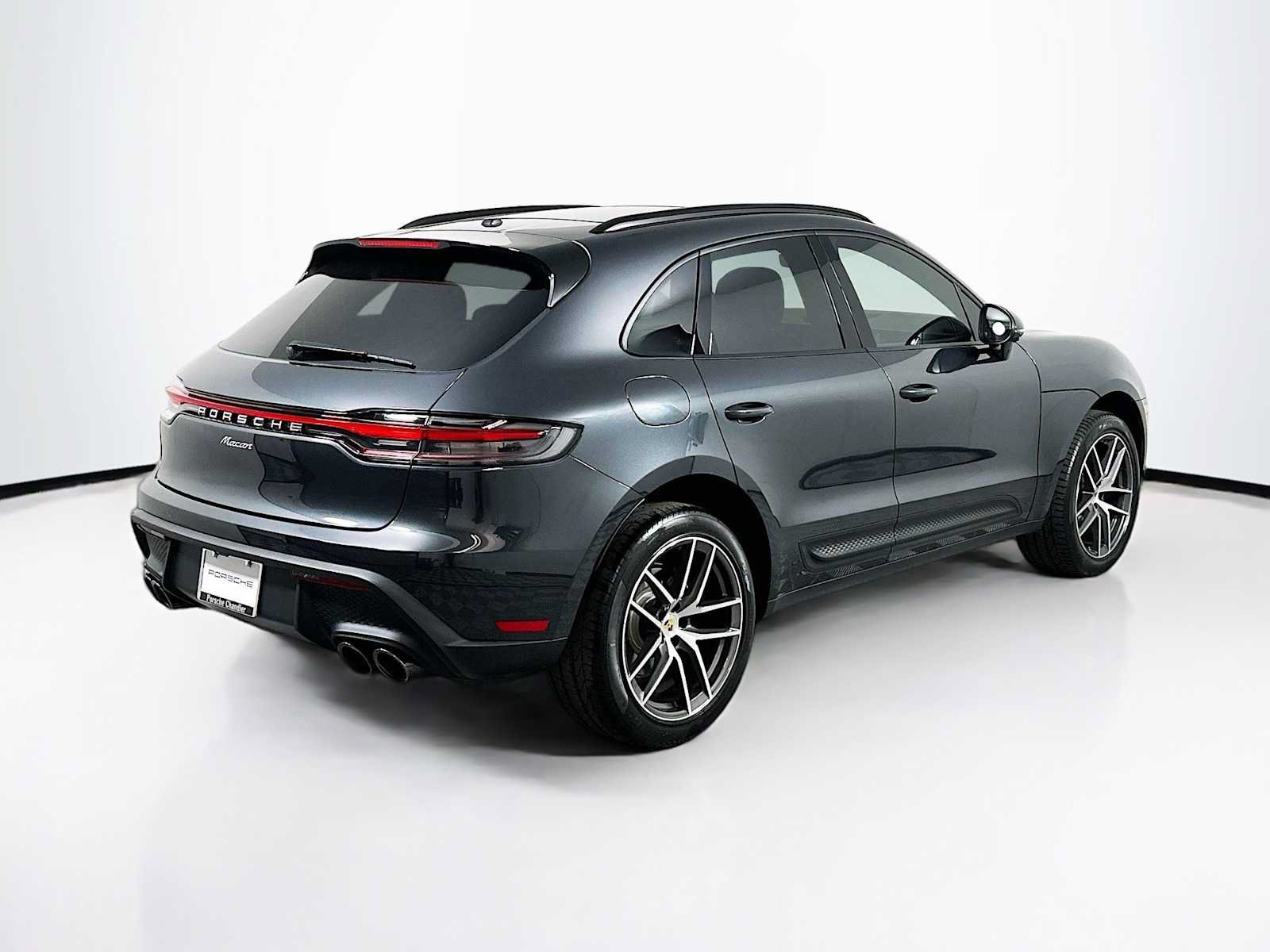Certified 2026 Porsche Macan AWD/4WD image 9