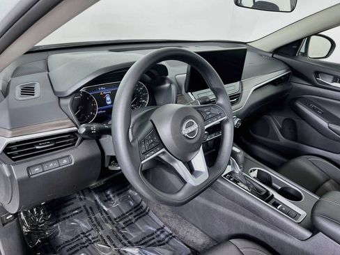 Used 2025 Nissan Altima 2.5 SV w/ SV Special Edition Package AWD/4WD image 8