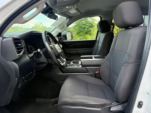 Used 2024 Toyota Tundra SR AWD/4WD image 34