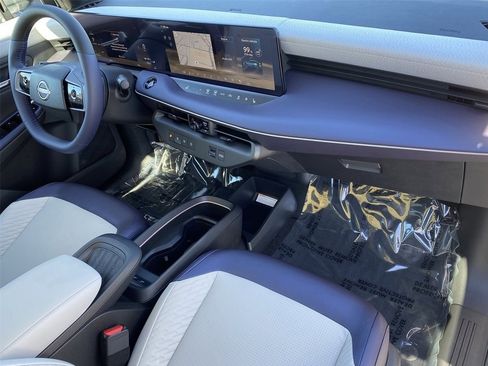 New 2026 Nissan Leaf Platinum+ image 8