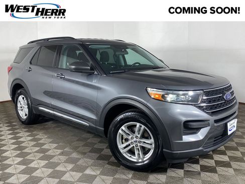 Used 2022 Ford Explorer XLT AWD/4WD image 1