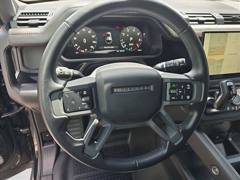 Certified 2025 Land Rover Defender 110 X-Dynamic SE AWD/4WD image 17