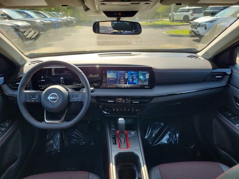 New 2026 Nissan Kicks SR w/ Cold Weather Package AWD/4WD image 10
