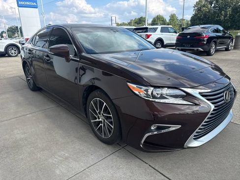 Used 2016 Lexus ES 350 w/ Luxury Package w/Wood Trim FWD image 6