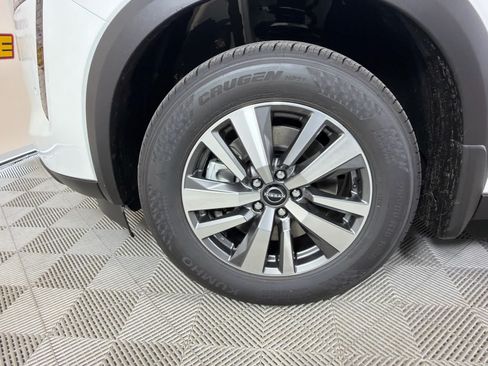 New 2026 Nissan Pathfinder SL FWD image 10