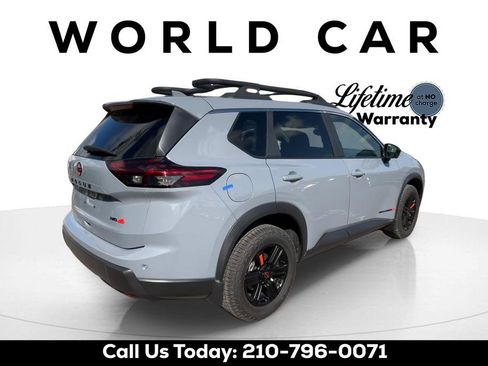Used 2025 Nissan Rogue SV AWD/4WD image 7
