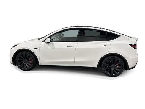 Certified 2023 Tesla Model Y Performance AWD/4WD image 3