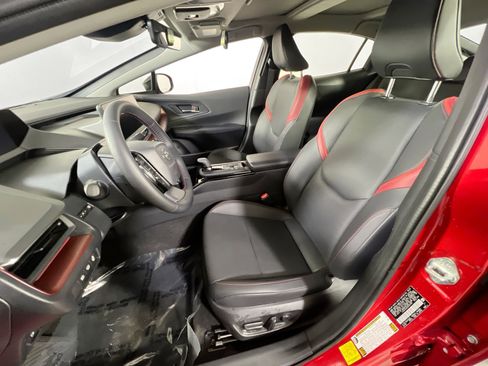 Used 2025 Toyota Prius Plug-In Hybrid image 21