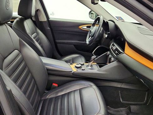 Used 2018 Alfa Romeo Giulia Ti w/ Quick Order Package 22X Lusso AWD/4WD image 24