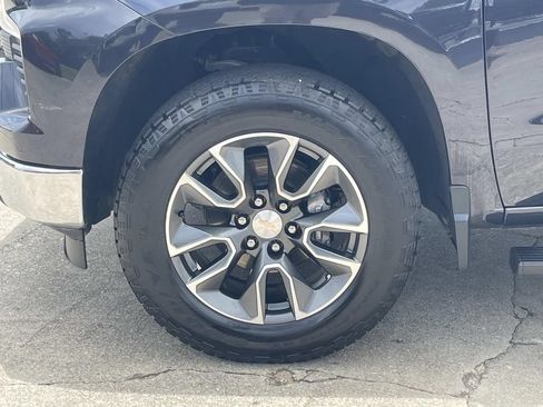 Used 2024 Chevrolet Silverado 1500 LT AWD/4WD image 8