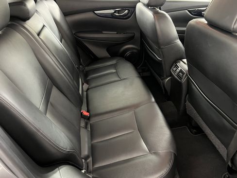 Used 2018 Nissan Rogue Sport SL w/ SL Premium Package image 24