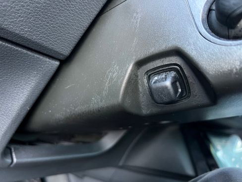 Used 2020 Audi e-tron Premium Plus image 31