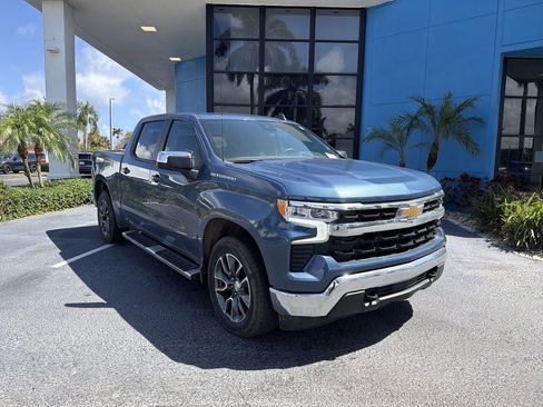 Used 2024 Chevrolet Silverado 1500 LT AWD/4WD image 2