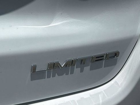 Used 2025 Jeep Compass Limited AWD/4WD image 12