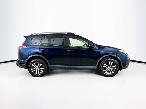 Used 2018 Toyota RAV4 LE image 10