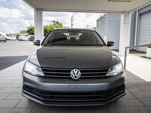 Used 2017 Volkswagen Jetta SE image 8