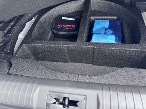 Used 2024 Toyota GR86 Premium image 27