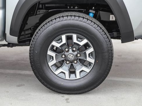 Used 2023 Toyota Tacoma TRD Off-Road AWD/4WD image 11