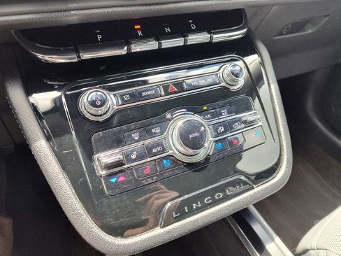 Used 2022 Lincoln Corsair AWD w/ Equipment Group 101A image 18