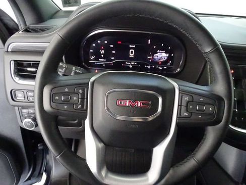 Certified 2023 GMC Yukon SLT w/ SLT Premium Package AWD/4WD image 6