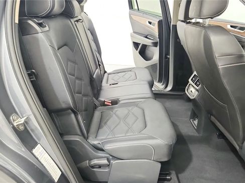 Used 2025 Volkswagen Atlas SE image 37