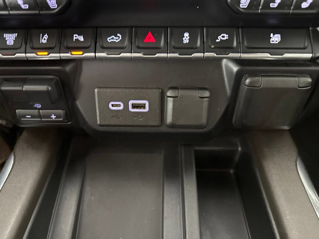 Used 2020 Chevrolet Silverado 2500 LTZ w/ LTZ Plus Package AWD/4WD image 21