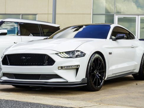 Used 2019 Ford Mustang GT RWD image 8
