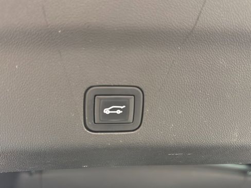 Certified 2022 Cadillac Escalade ESV Premium Luxury Platinum image 14