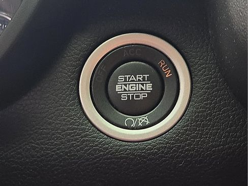 Used 2022 RAM 2500 Laramie w/ Night Edition AWD/4WD image 16