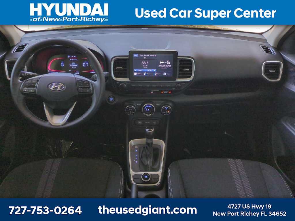 Certified 2025 Hyundai Venue SEL FWD image 15