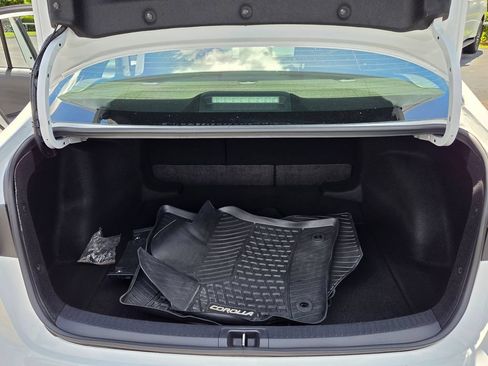 Used 2022 Toyota Corolla SE FWD image 19