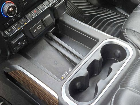 Used 2019 Chevrolet Silverado 1500 High Country w/ Technology Package image 20