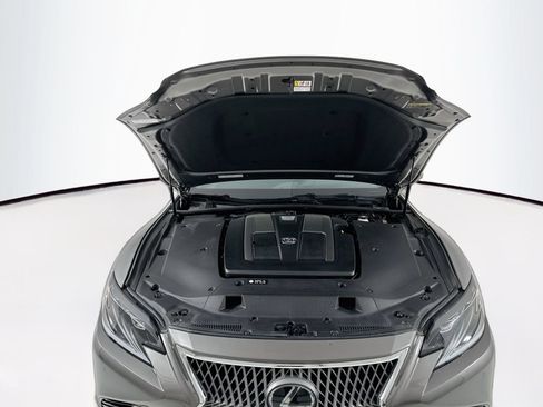 Used 2019 Lexus LS 500 w/ Interior Upgrade Package RWD image 33