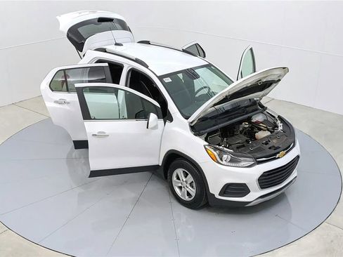 Used 2018 Chevrolet Trax LT w/ LT Convenience Package image 38